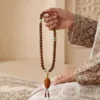 سبحة صلاة من خشب العود الطبيعي للذكر والسكينة