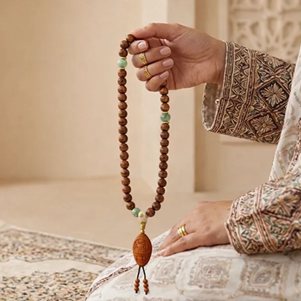 سبحة صلاة من خشب العود الطبيعي للذكر والسكينة